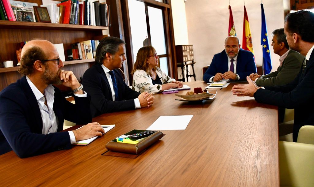 La Fundación Toro de Lidia se reúne con el Gobierno de Castilla-La Mancha para abordar la creación del premio nacional