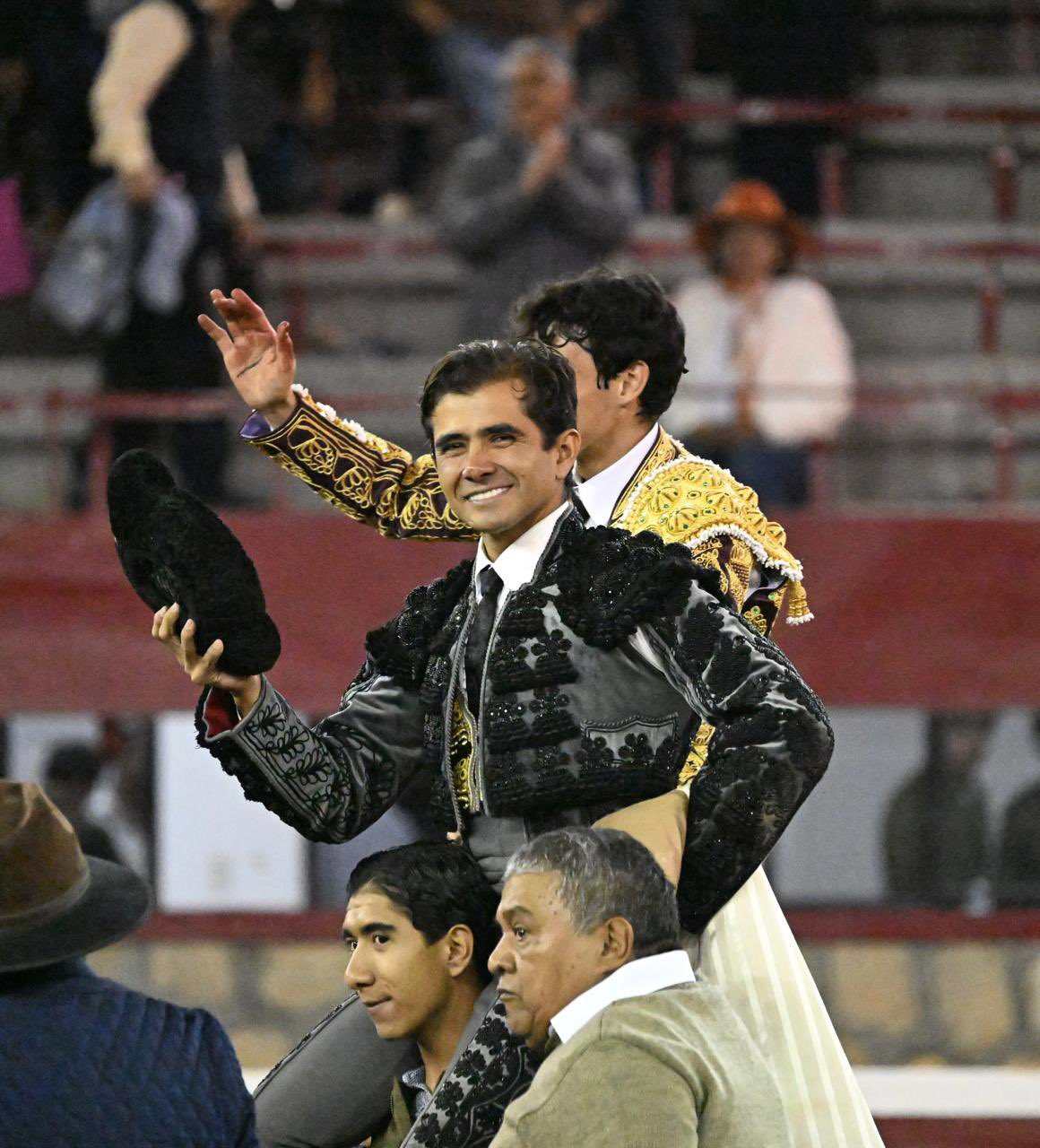 Adame mostró su mejor versión en el segundo toro de su lote