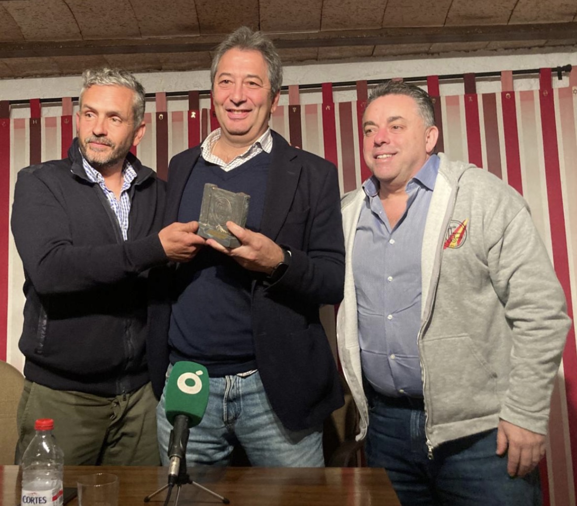 El matador de toros y ex vicepresidente del Gobierno Valenciano, Vicente Barrera, fue el principal protagonista de los coloquios organizados por el Círculo Taurino de Borriol