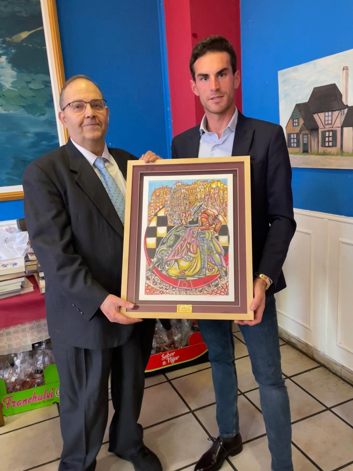 El matador de toros Fernando Adrián continúa siendo protagonista del panorama taurino tras recibir varios galardones que destacan su excepcional temporada 2024
