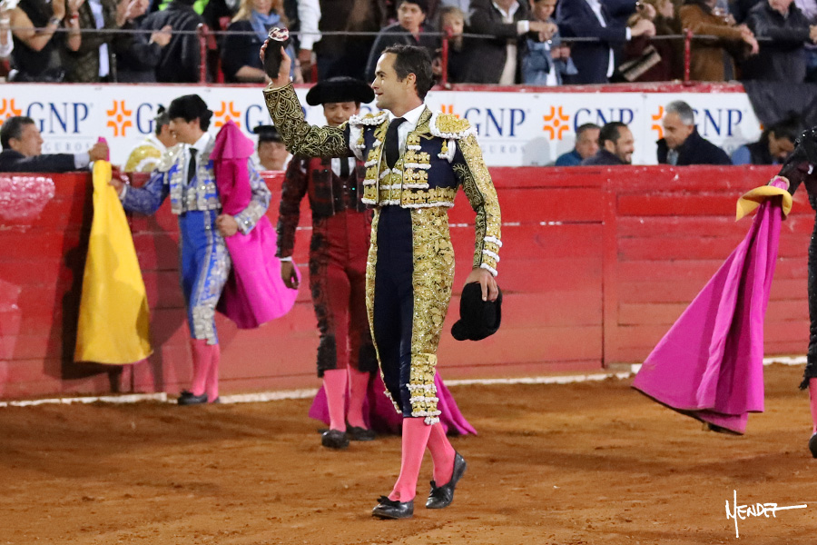 Juan Pablo Sánchez corta la primera oreja de la tarde