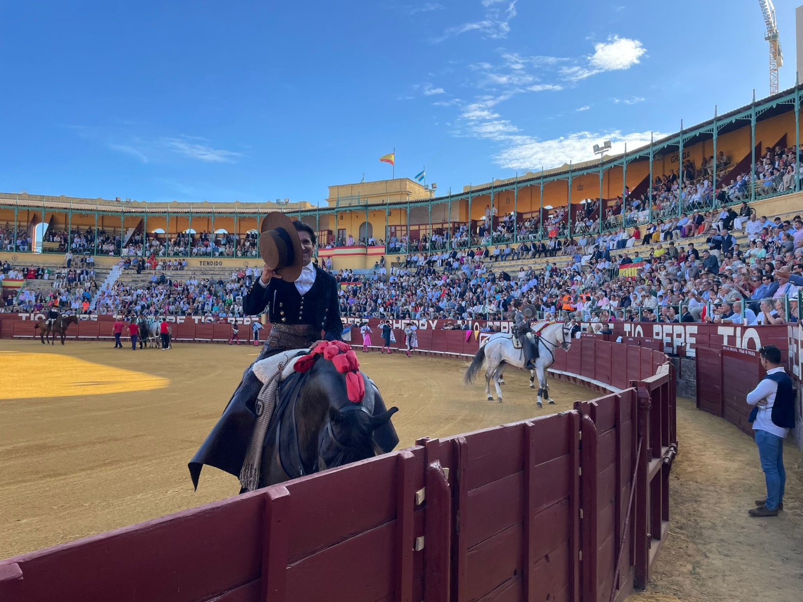 Jerez presenta su feria del Caballo con un doblete de Morante