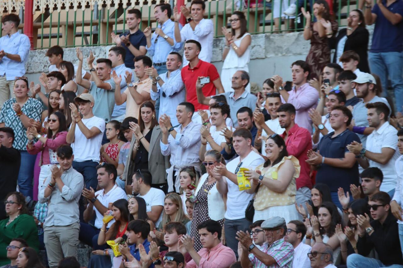 Éxito de jóvenes en los toros en Valladolid: se amplia el tendido joven para el 17 de mayo
