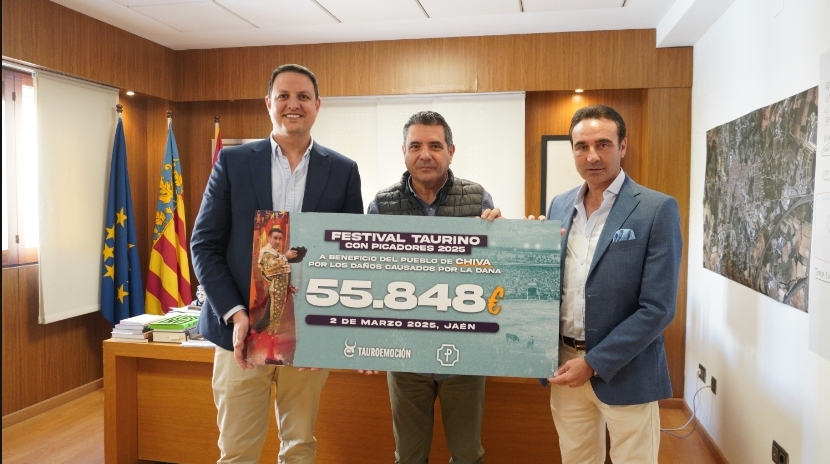 Enrique Ponce y Tauroemoción entregan más de 55 mil € al pueblo de Chiva del festival benéfico de Jaén