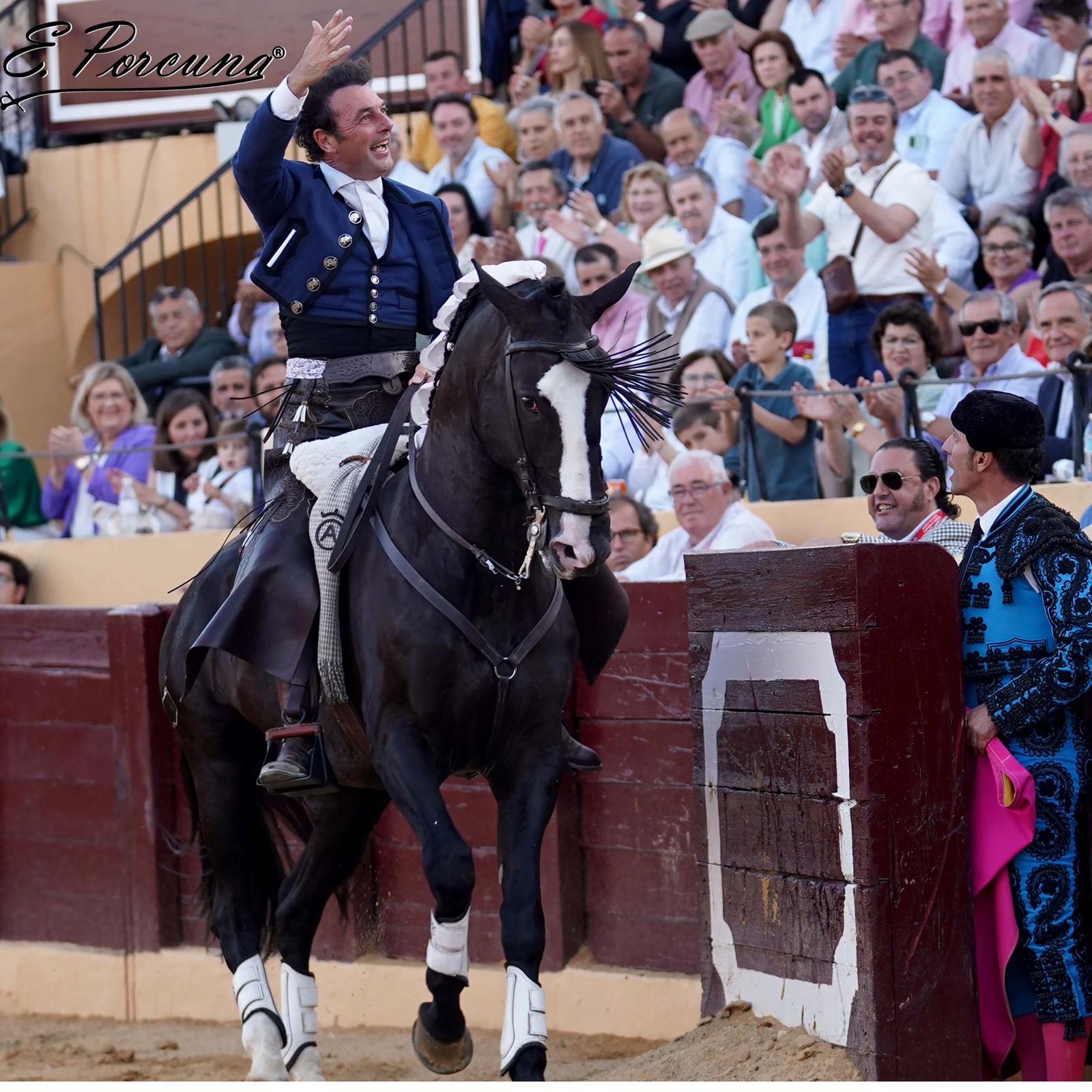"Bandolero" de Andy Cartagena: Una nueva estrella en el rejoneo