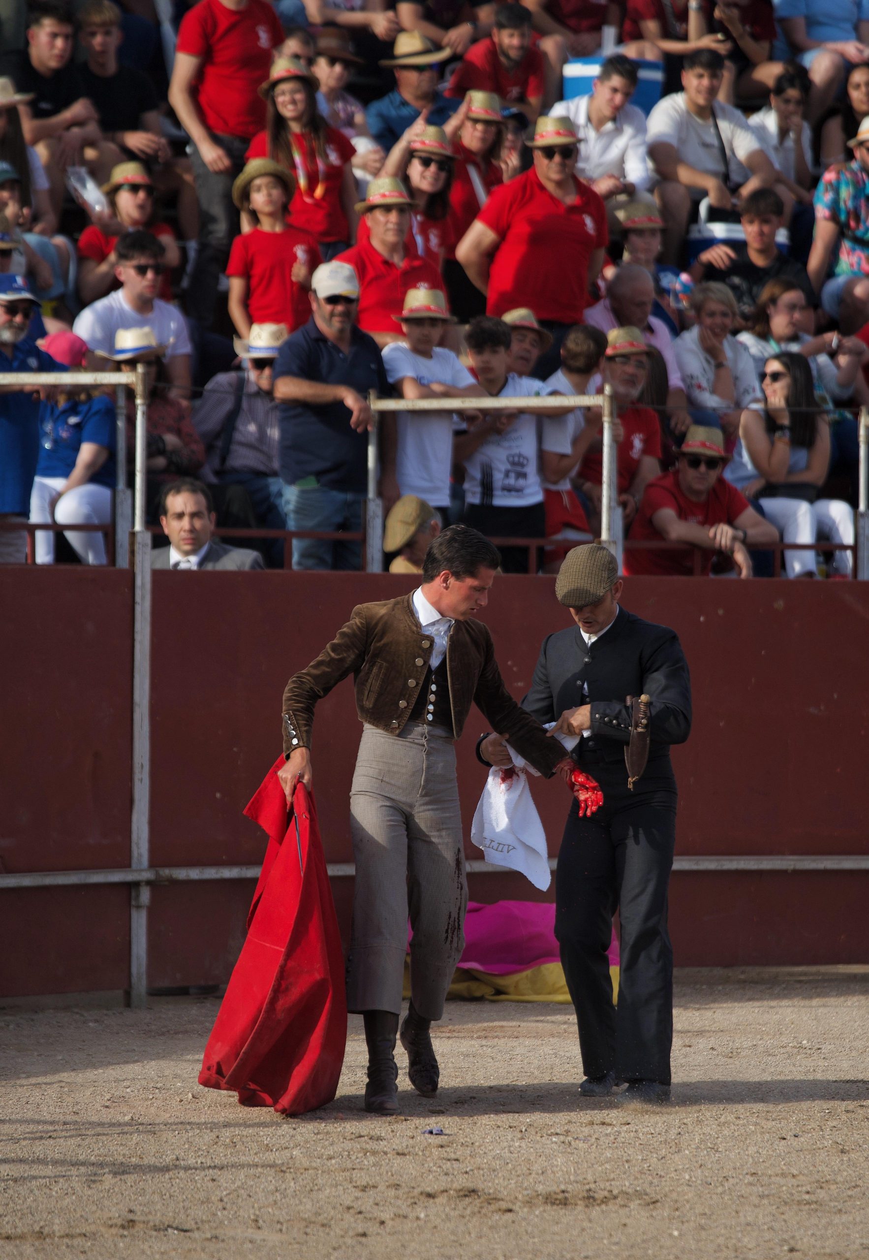 Javier Cortés, Gómez del Pilar, y Villita se reparten seis orejas y un rabo en Corral de Almaguer