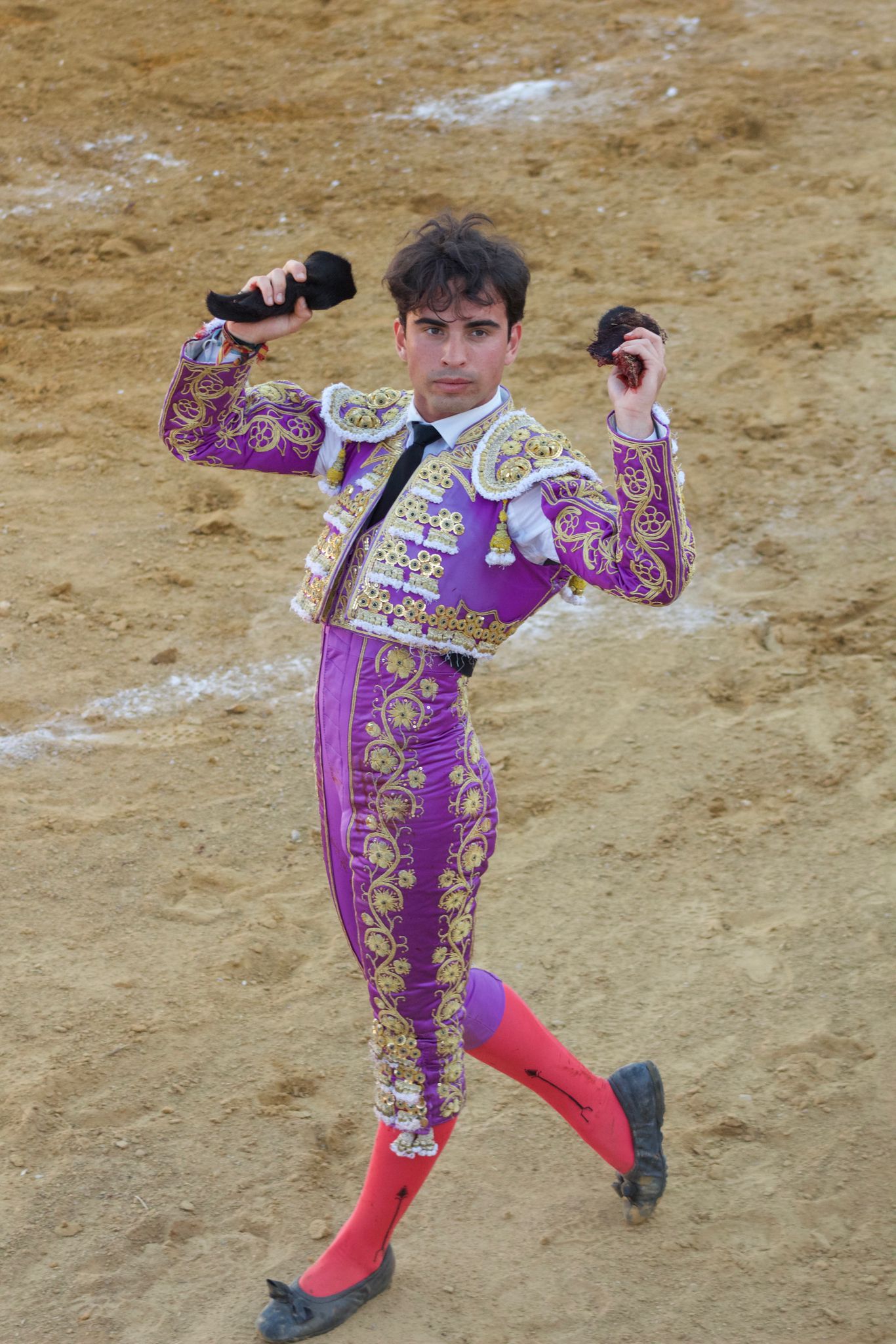 Joslito de Córdoba borda el toreo al ralentí en Puebla de Don Rodrigo y Villita corta una oreja