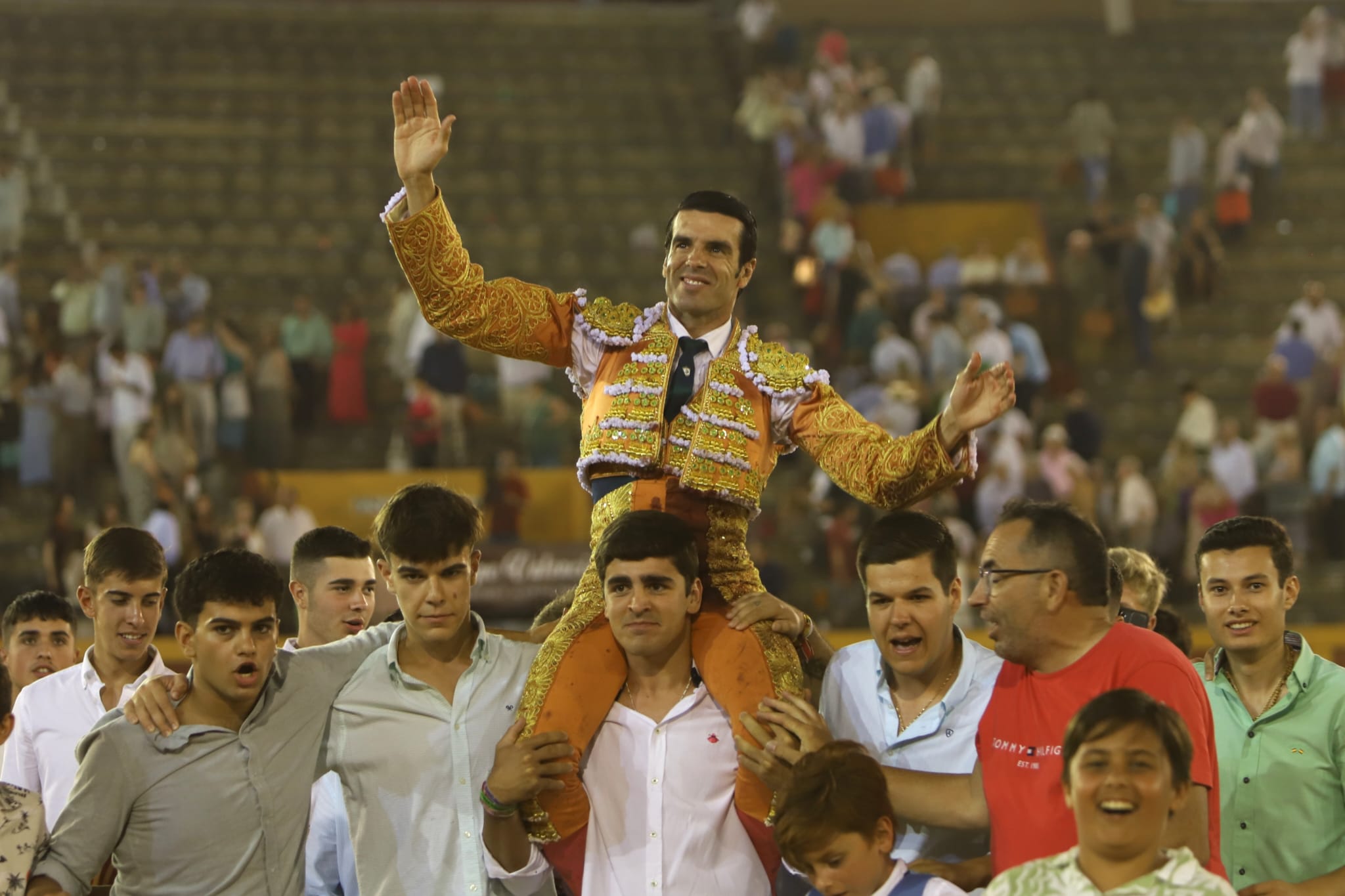 Emilio de Justo, tres orejas y Puerta Grande en Algeciras