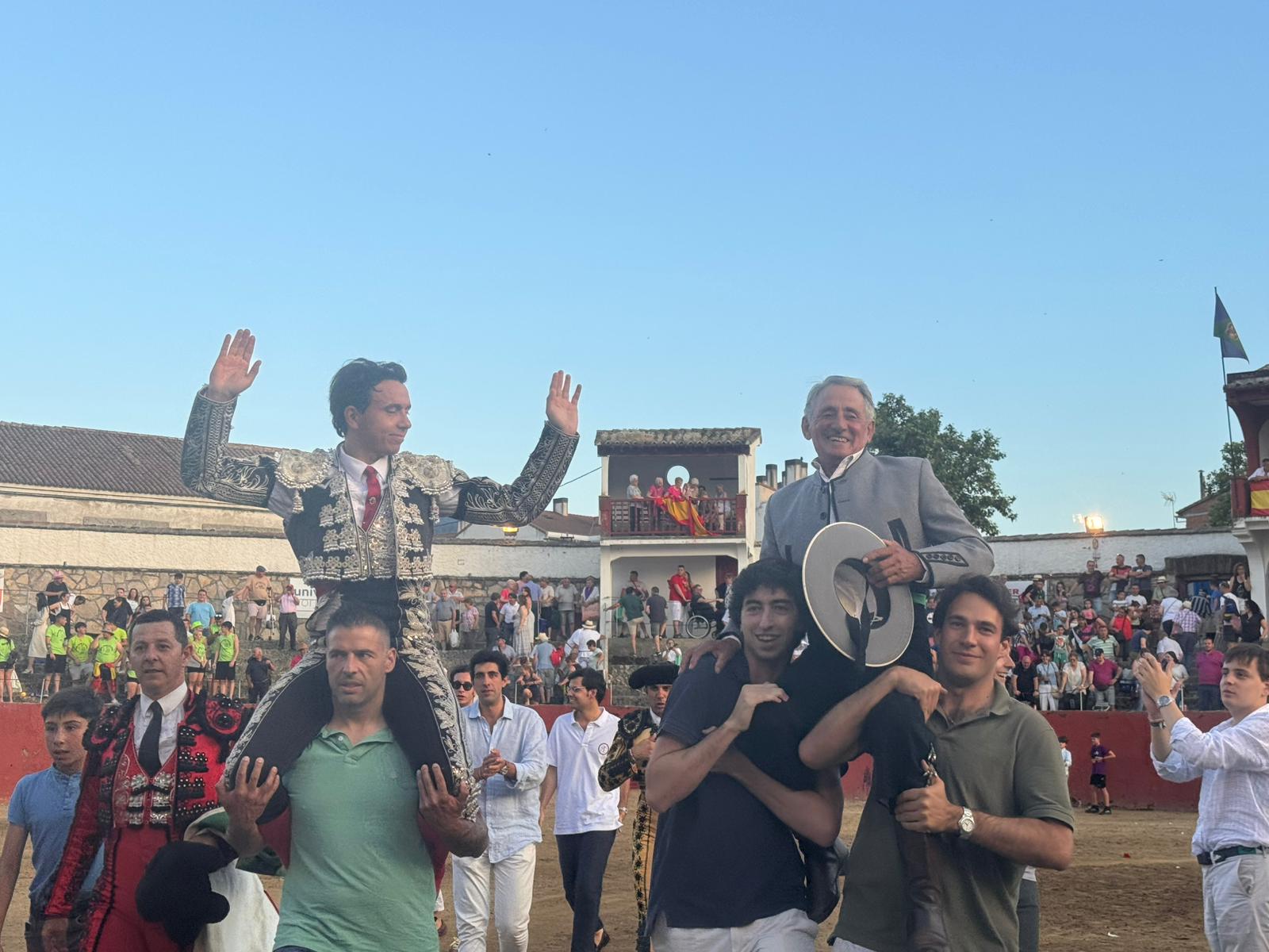 Juan de Castilla, verdad y faena grande en El Tiemblo con los de Baltasar Ibán