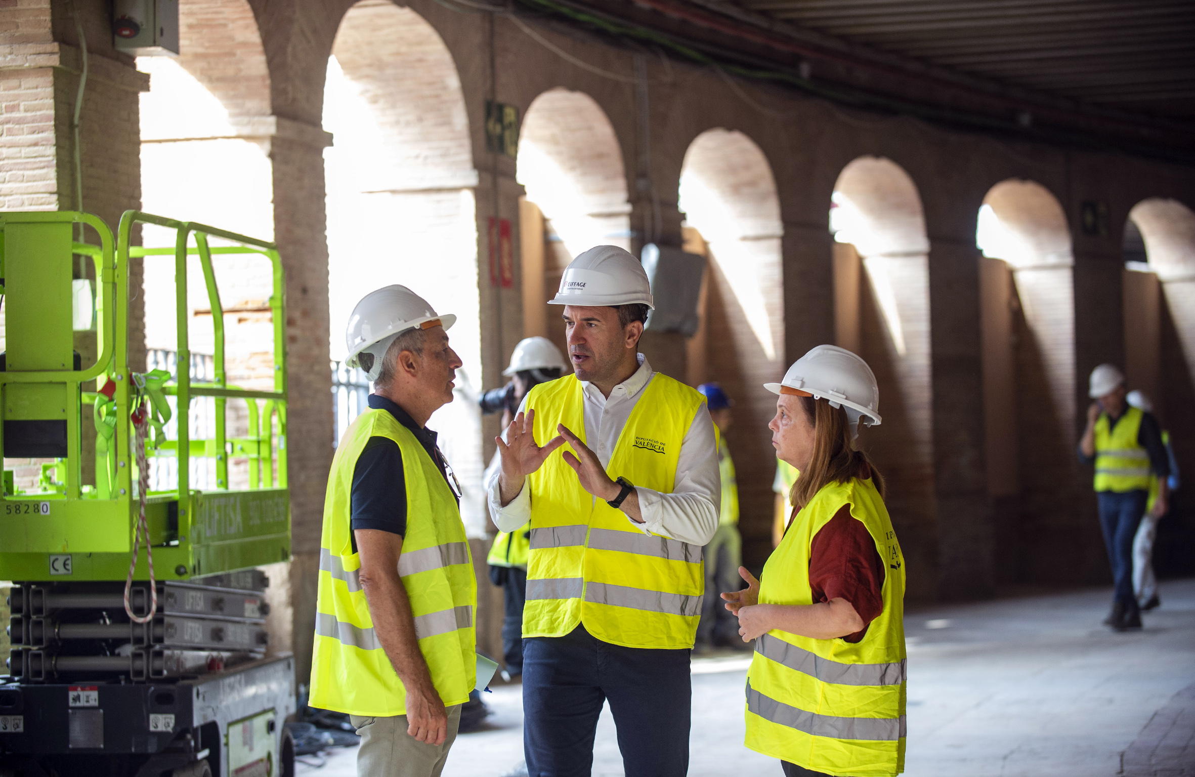 Avanza la renovación del sistema de iluminación de la Plaza de Toros de Valencia con el objetivo de reabrir para Fallas