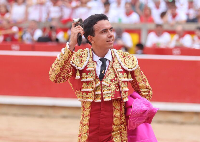 La dureza de José Escolar impone su ley en Pamplona