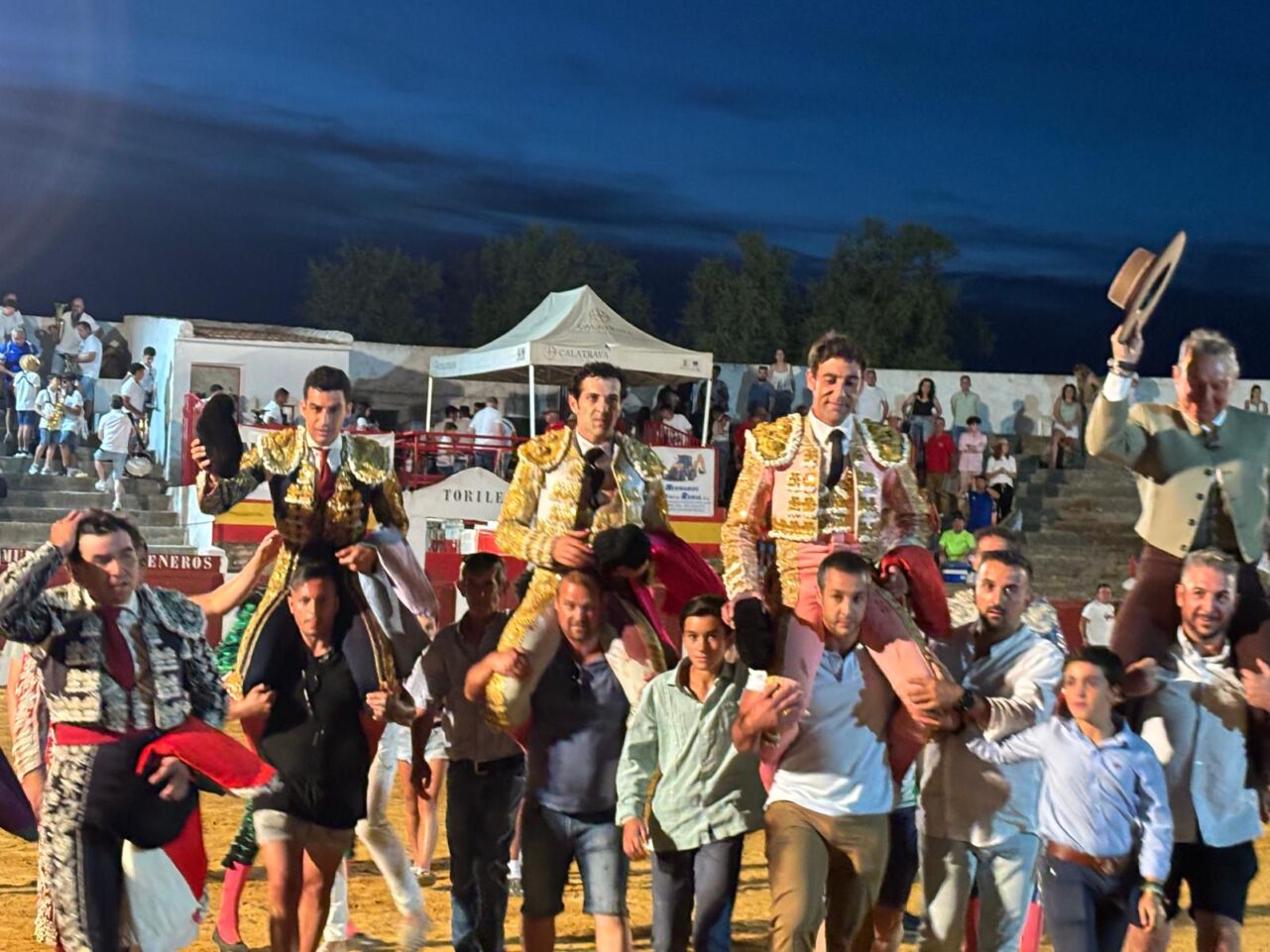 Pozuelo de Calatrava vive una tarde de triunfo con una buena corrida de Alcurrucén