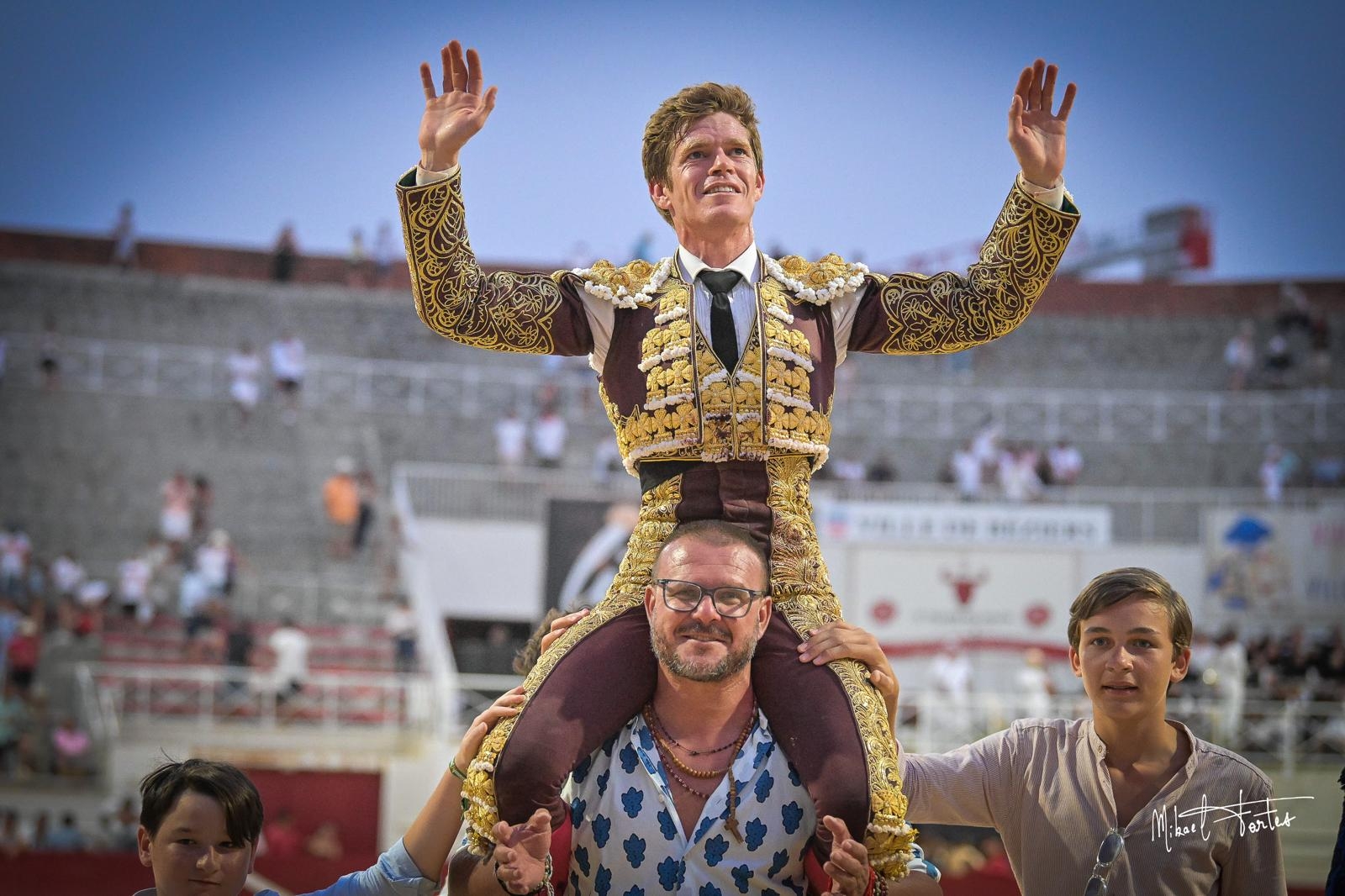 Borja Jiménez triunfa con dos orejas y un gran Pedraza en Béziers; Perera pasea un trofeo y Castella se va de vacío