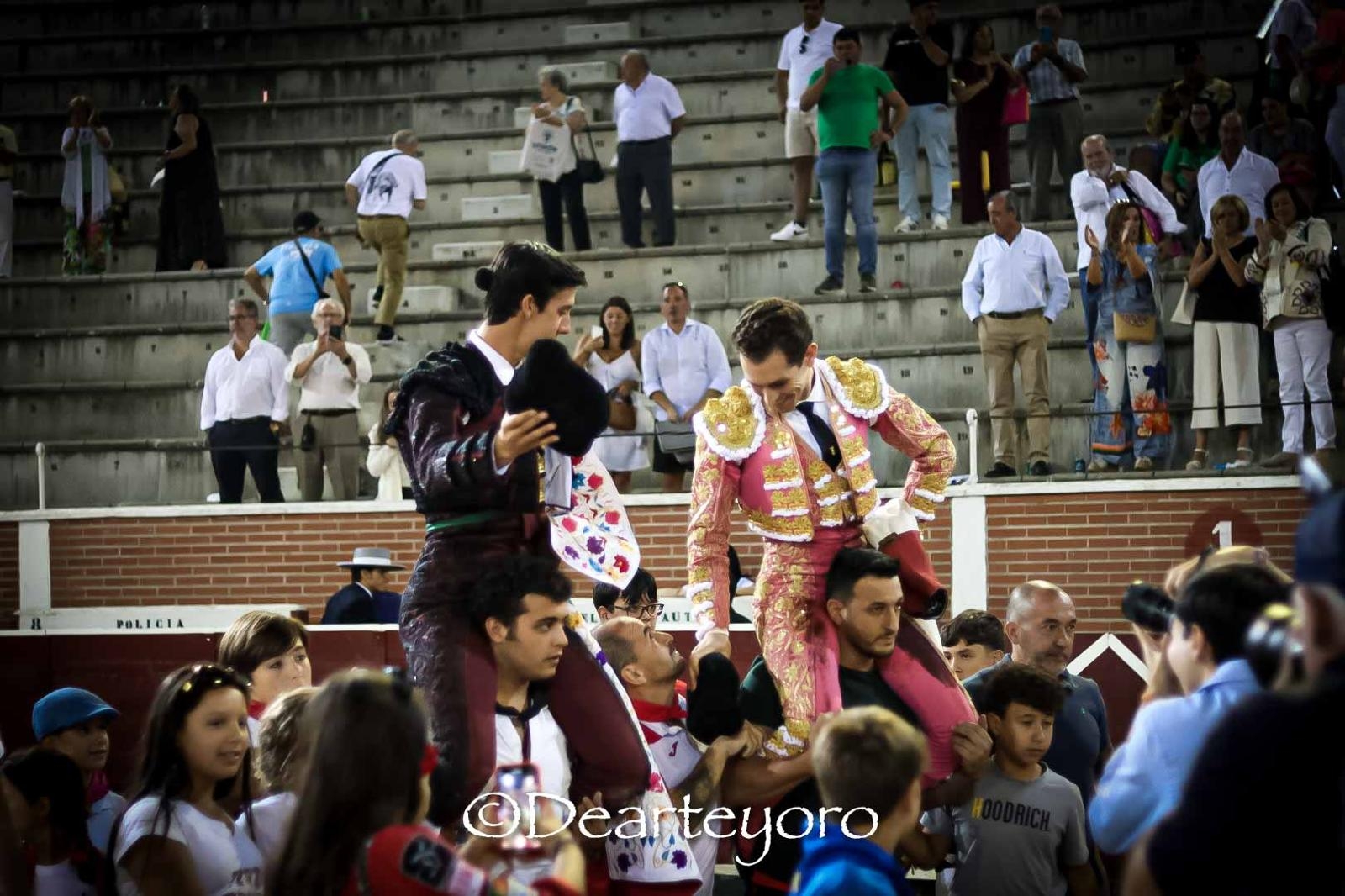 Ginés Marín y Diego García a hombros en Sanse