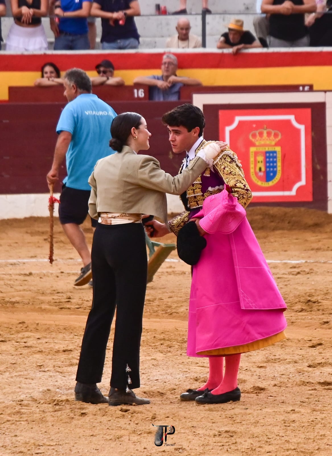 Deslucido encierro de Buenavista para el cierre de Roa