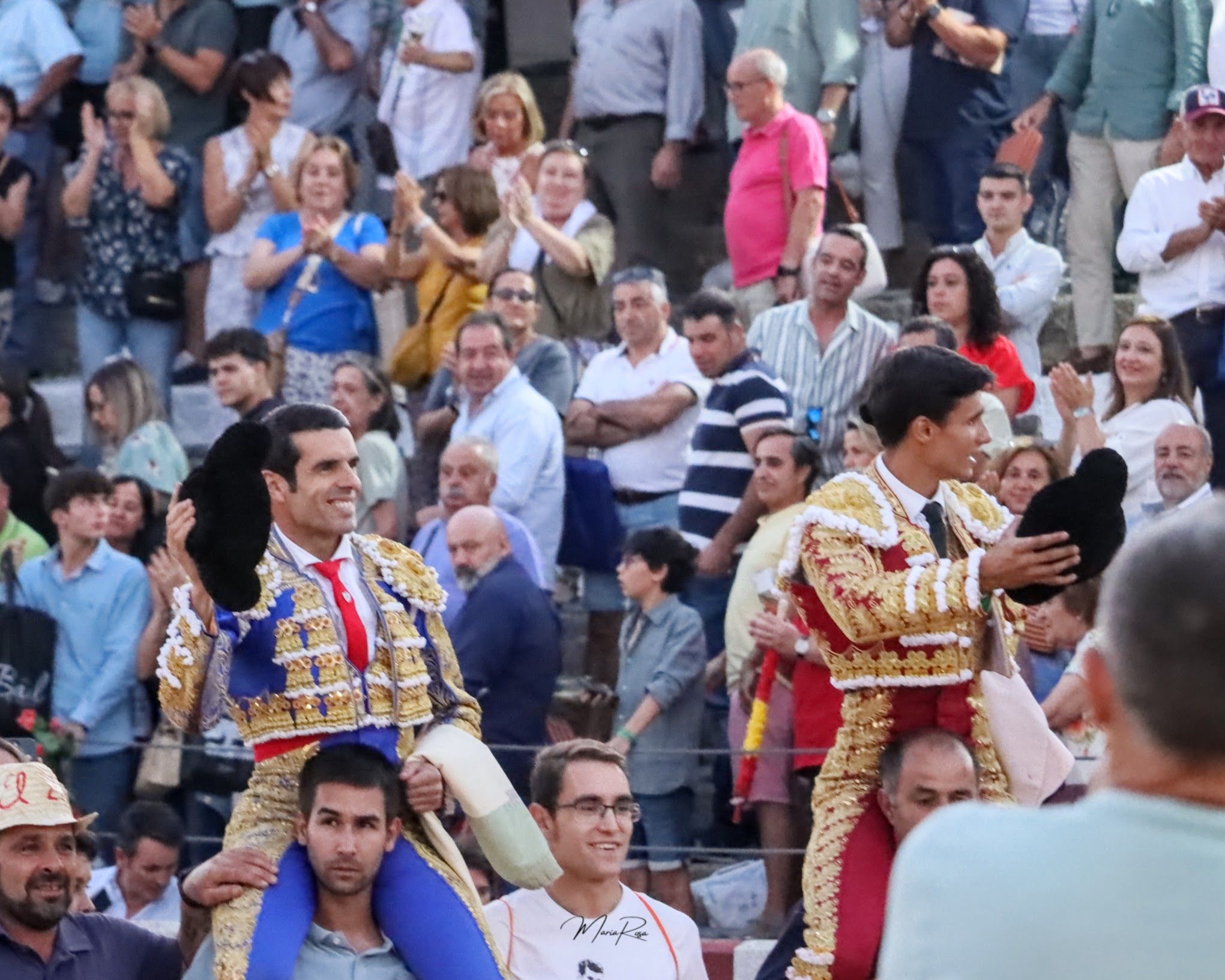 Diosleguarde y Emilio de Justo imponen su ley en Guijuelo y abren la Puerta Grande