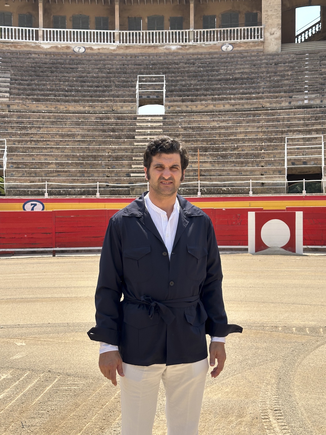 Morante visita el Coliseo Balear y a los de Juan Pedro Domecq a un día de su cita en Palma