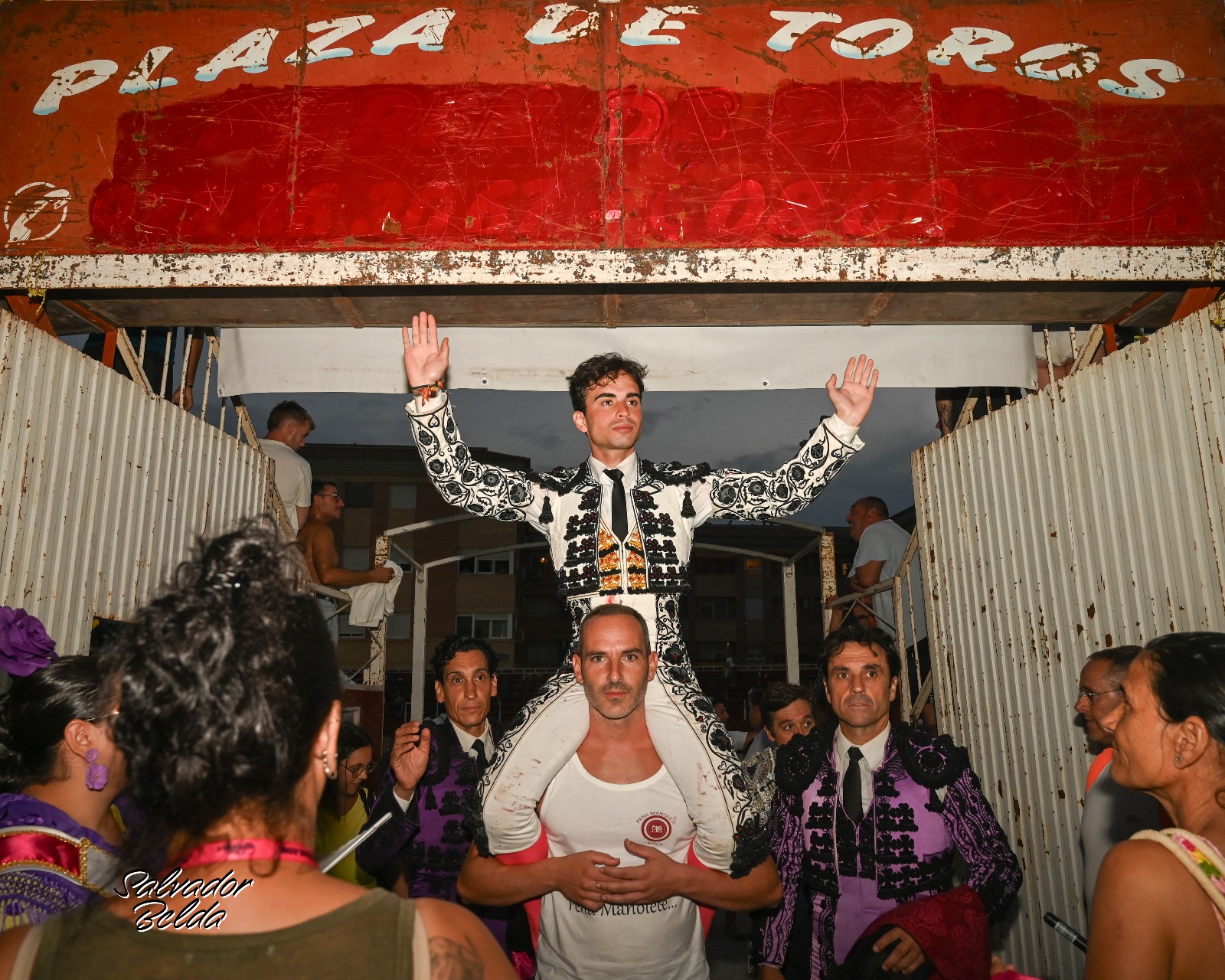 Primera Puerta Grande en tres años: Joselito de Córdoba resucita la emoción en Blanca