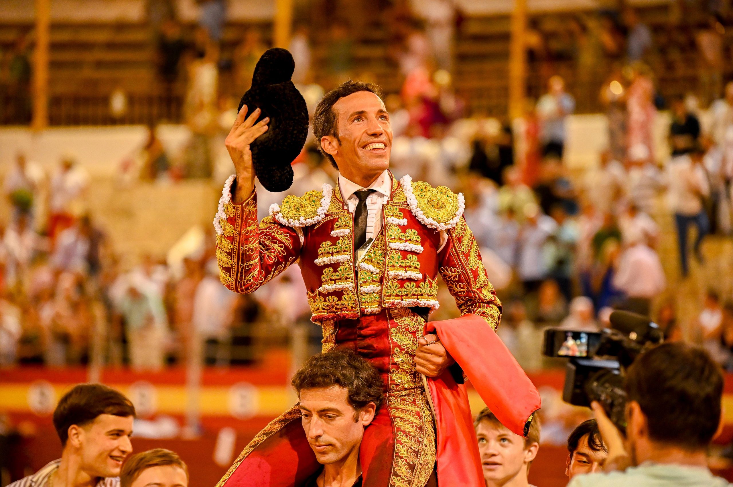 David de Miranda sustituirá a Roca Rey en la goyesca azul de Bayona