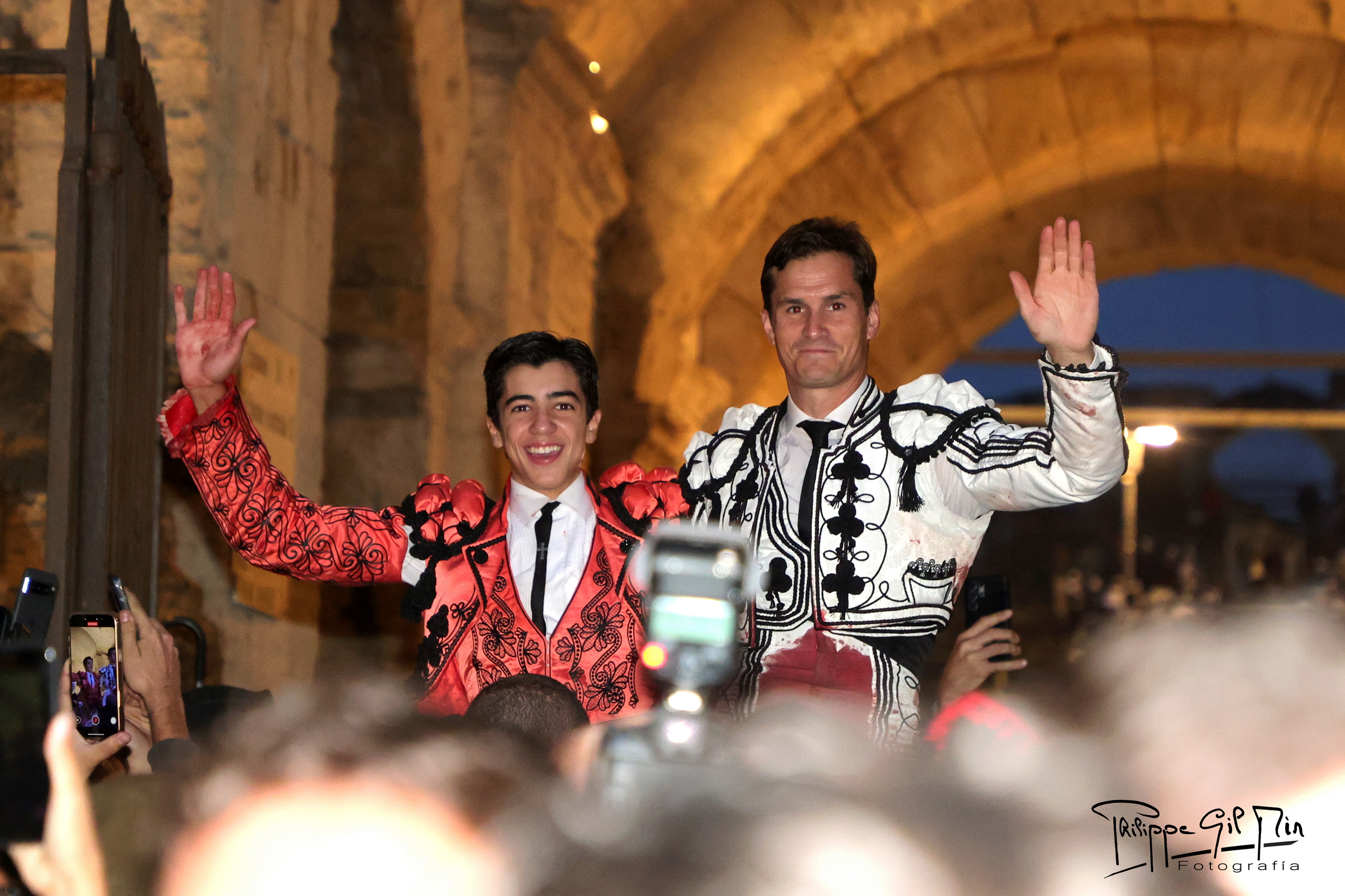 Daniel Luque y Marco Pérez triunfan en la Goyesca de Arles