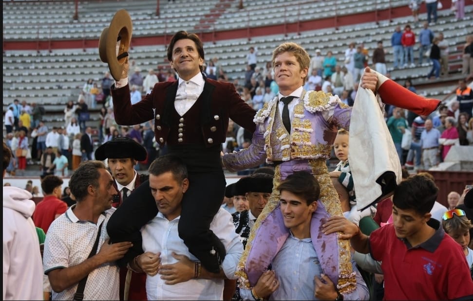 Ventura, Borja Jiménez y el temple de Emilio de Justo brillan en una completa tarde en Colmenar Viejo