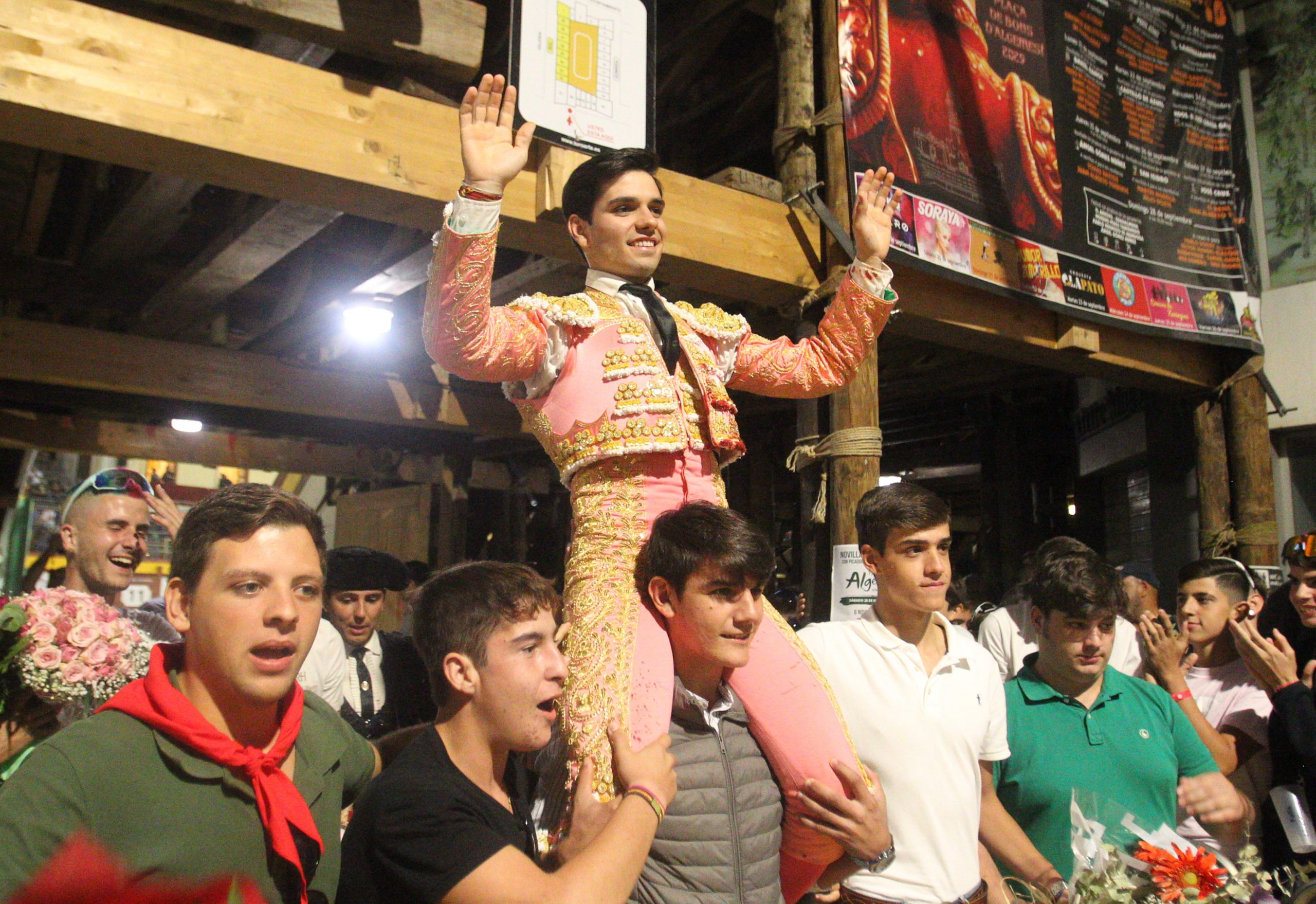 Hugo a golpe cantado