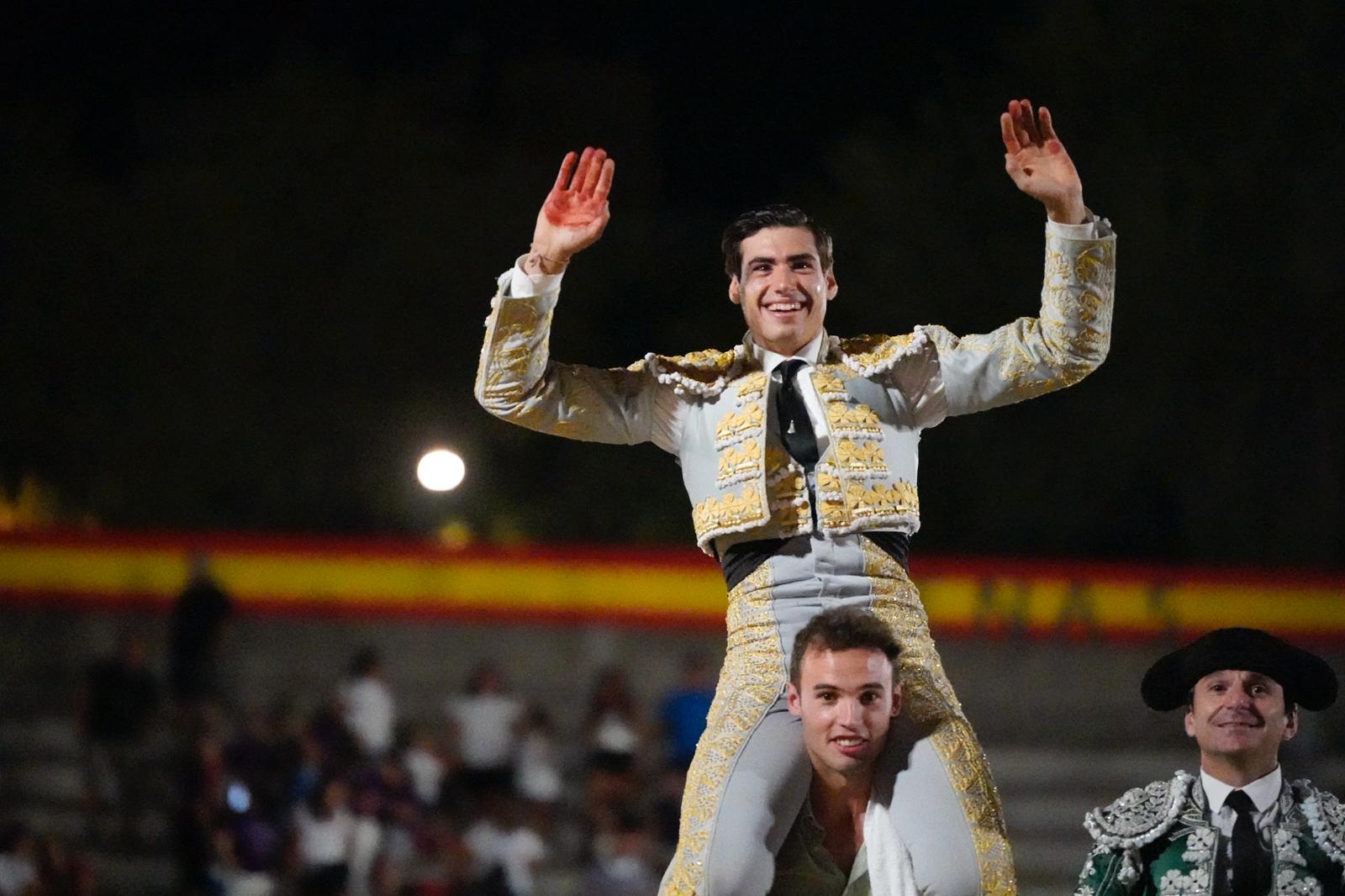 Felix San Román abre la primera puerta grande de El Casar