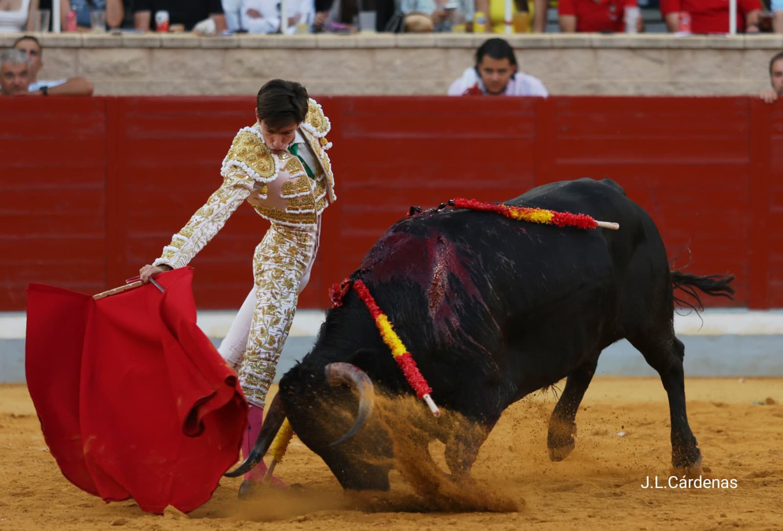 Cuadri pone la seriedad ante una tarde de escasos detalles