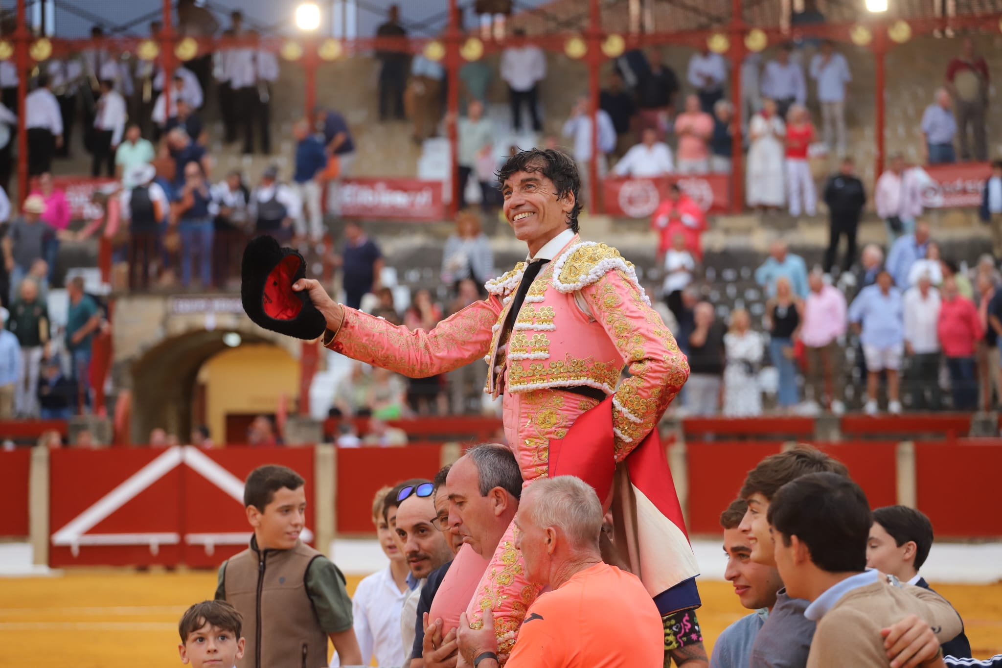 Curro Díaz, cinco orejas y Puerta Grande en su triunfal encerrona de Úbeda