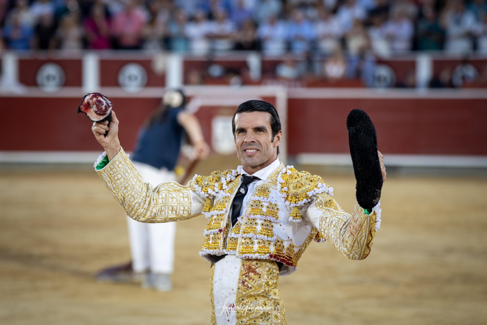 Emilio de Justo y Daniel Luque puntúan en la penúltima de Feria