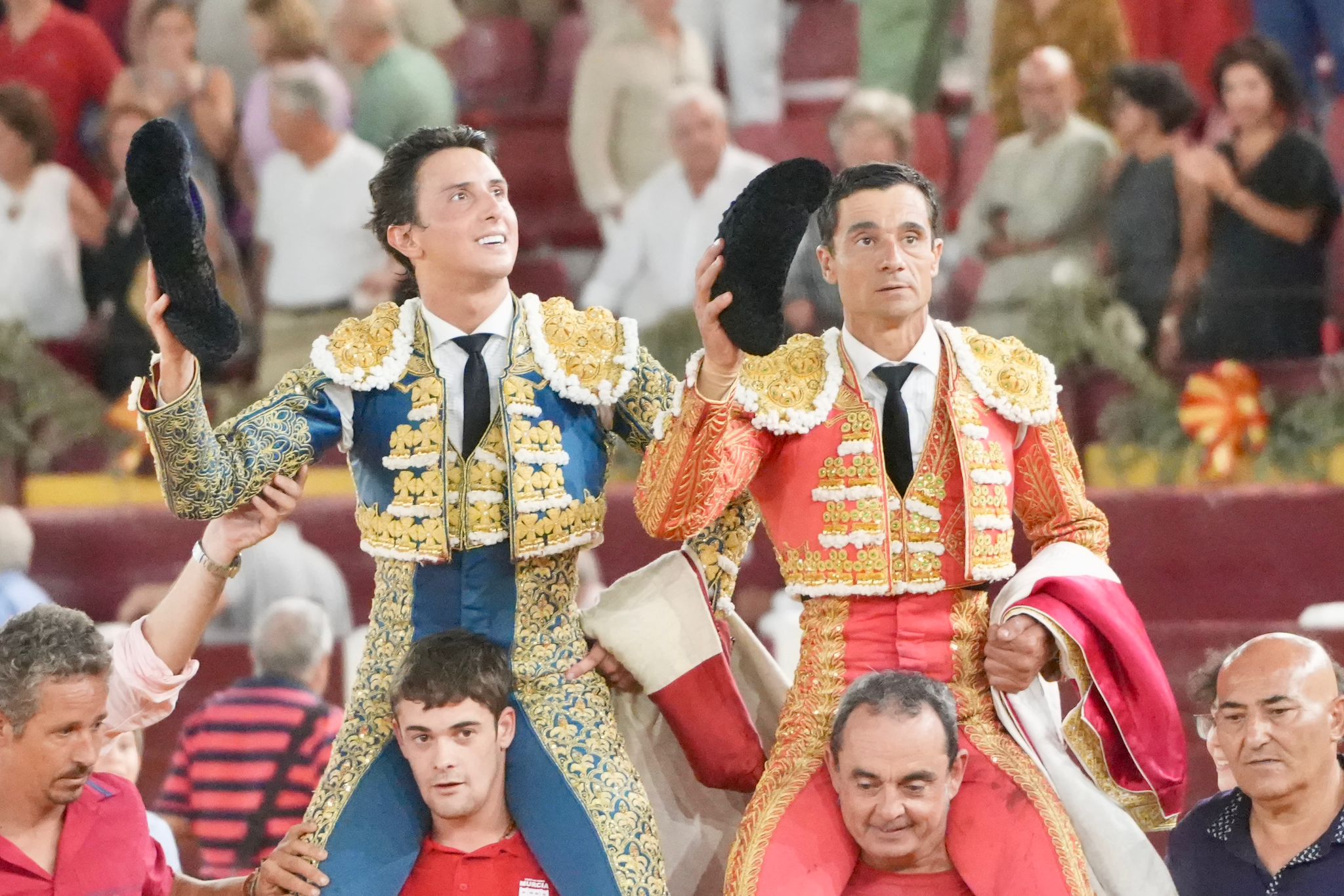 Poderío de Paco Ureña ante una amansada y desfondada corrida de Victoriano del Río