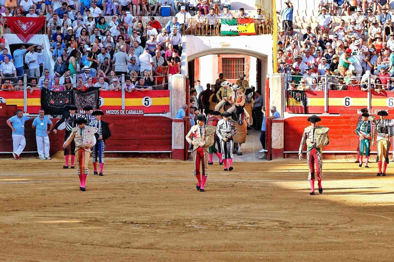 Triunfos, orejas y rabos: resumen de la jornada taurina en novilladas y corridas