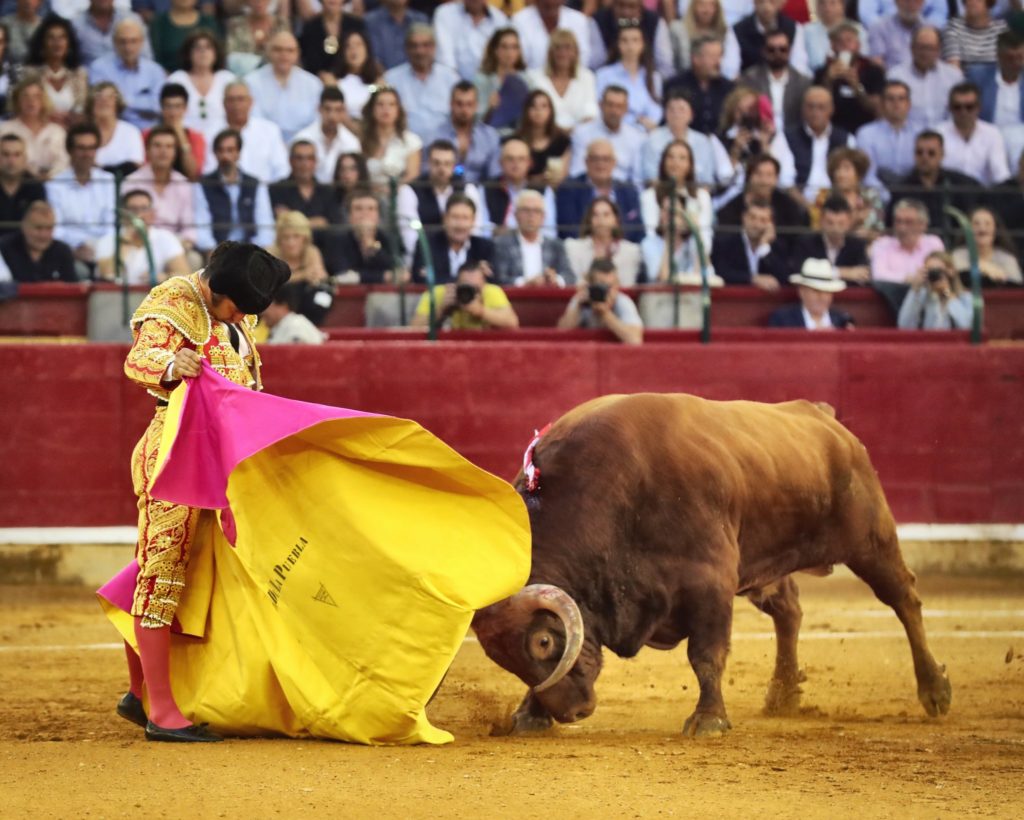 Morante de la Puebla causa baja en Zaragoza y descompone el plato fuerte de la feria