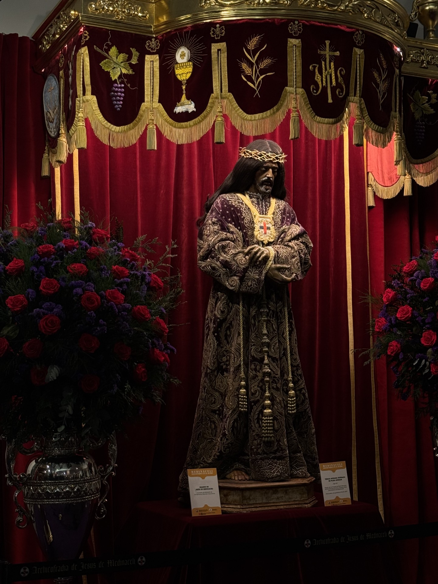 Medinaceli misericordia en el ruedo: La esperanza cruza el albero en silencio