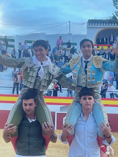 Puerta grande para Rafael Fandila y Pablo Fernández en la novillada de feria de Huescar