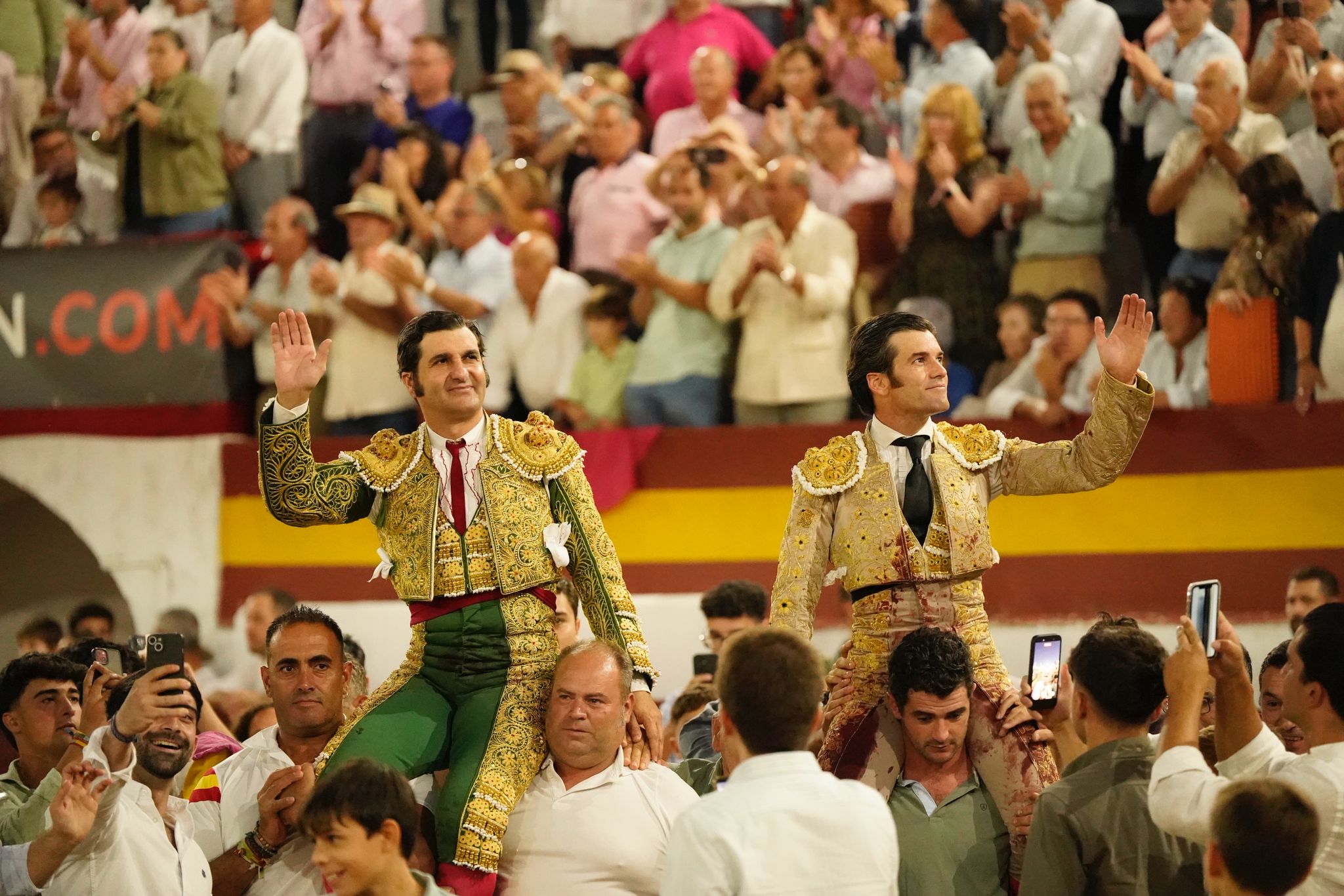 Morante y José Garrido salen a hombros en una tarde histórica de la Feria de San Miguel en Zafra