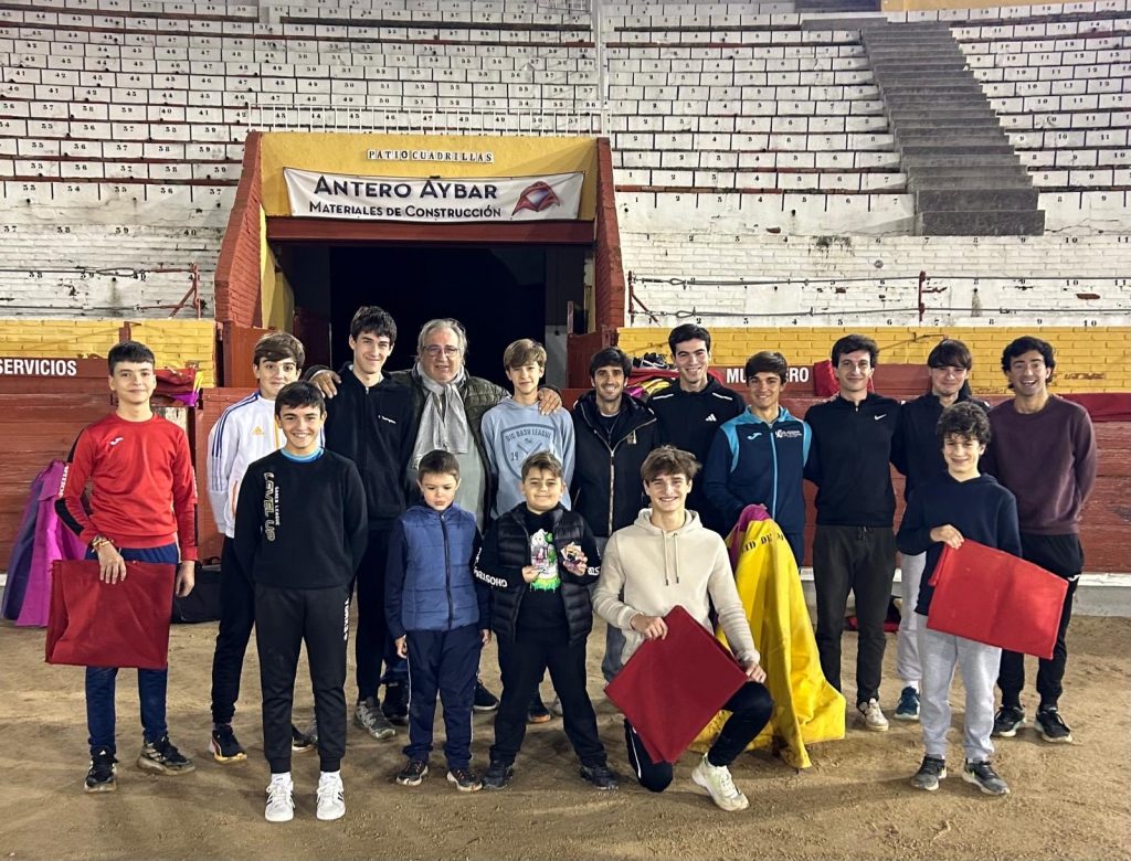 Cid de María impulsa a las nuevas generaciones con una donación de trastos en Guadalajara