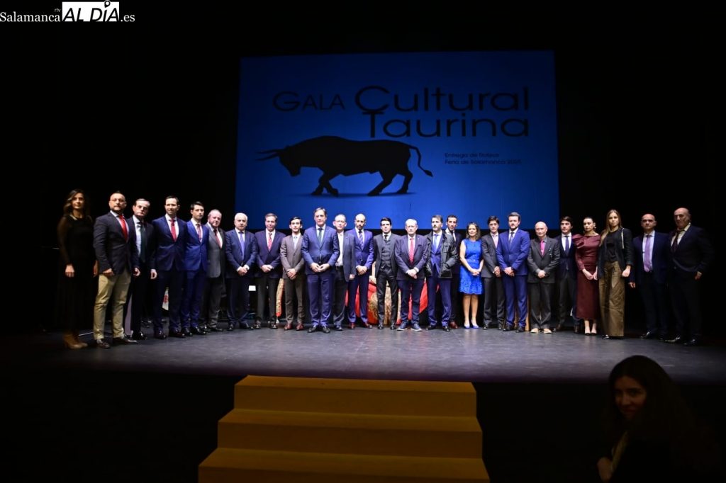 La XXXVII Gala de la Federación de Peñas Taurinas Helmántica premia a los triunfadores de la Feria Taurina 2025