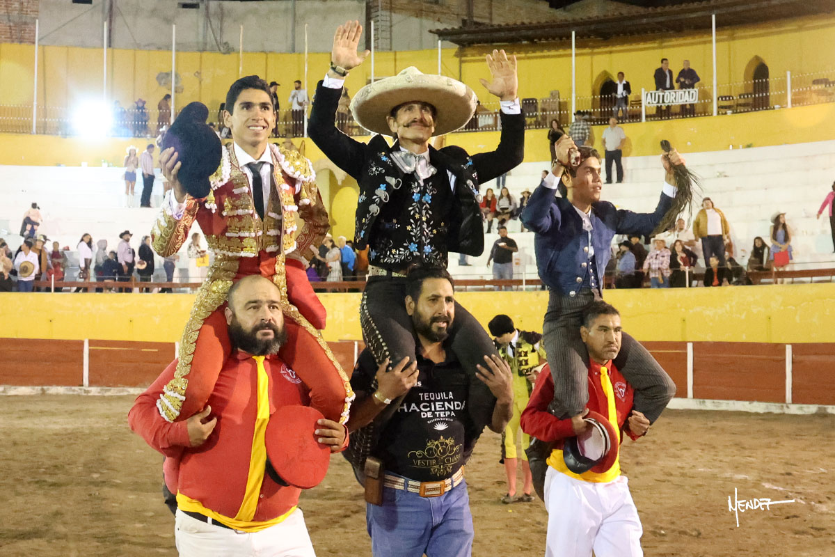 La entrega de Emiliano Gamero y el toreo con profundidad de Héctor Gutiérrez triunfan en Teocaltiche