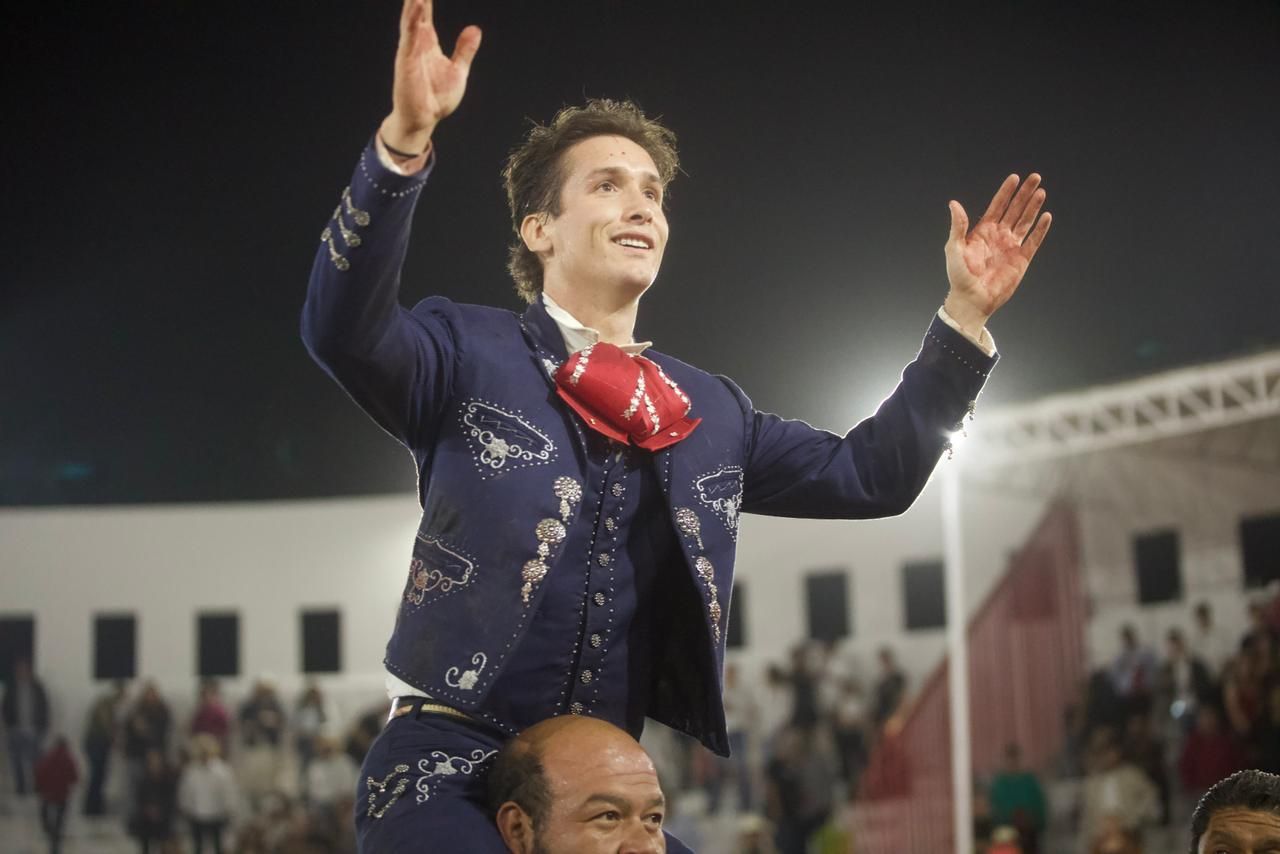 Triunfo rotundo de Arturo Gilio en Durango con el indulto de “Villista” en la Corrida Villista de la Revolución