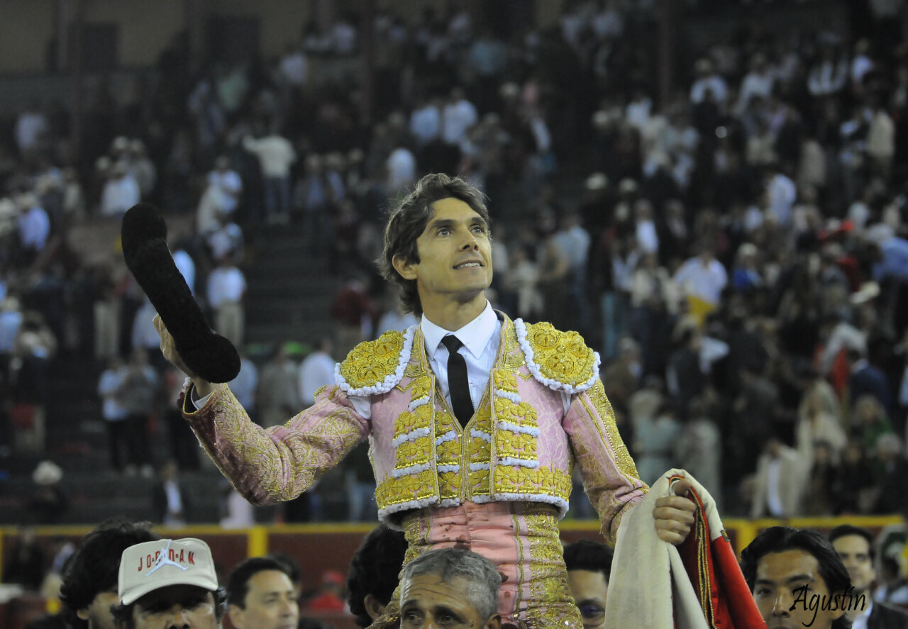 Sebastián Castella y ‘Saleroso’ hacen historia en Acho con una faena para el recuerdo