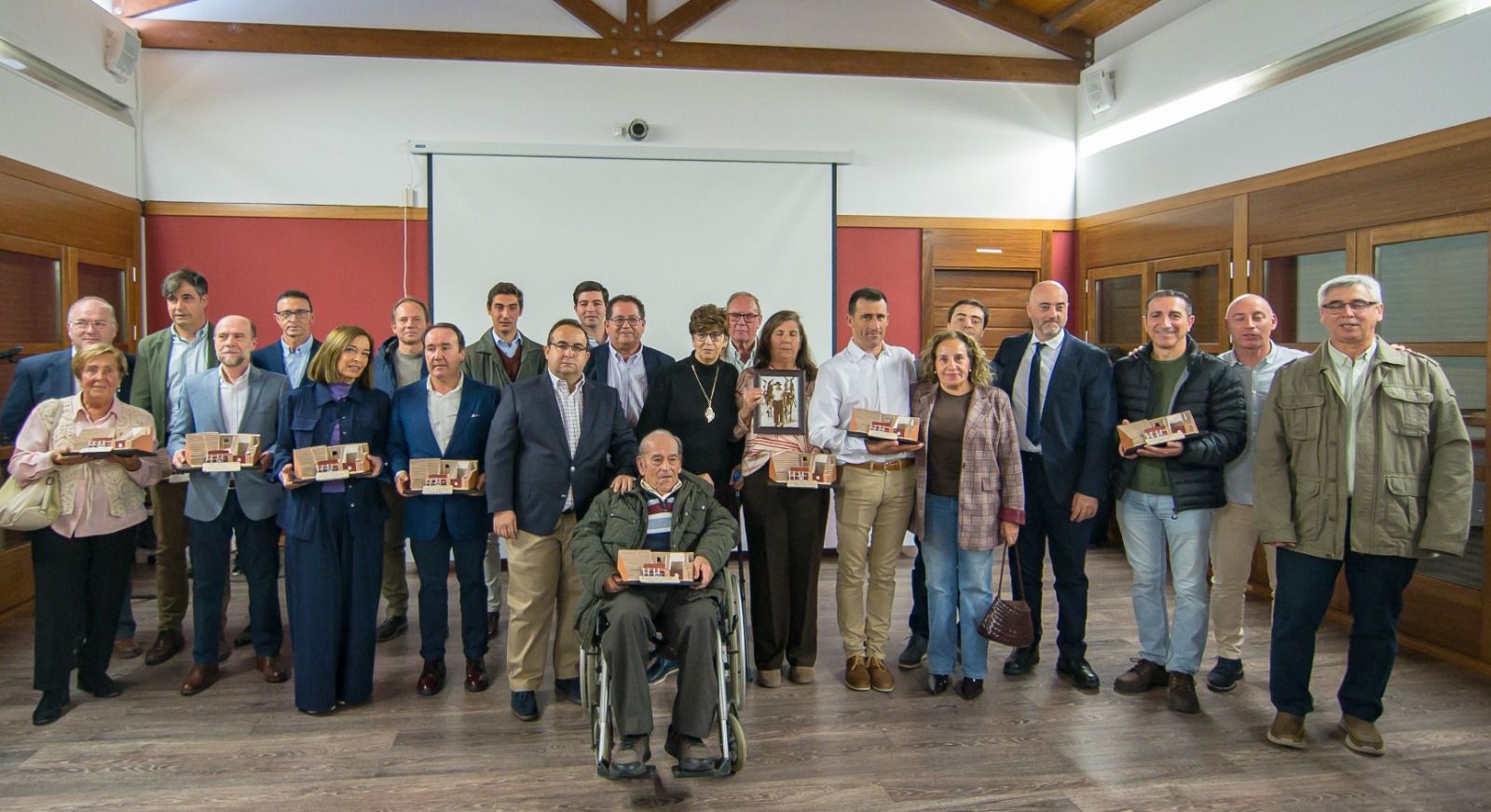 Orgaz celebra la segunda edición de sus Premios Taurinos con un emotivo homenaje a su historia y a los triunfadores de la temporada