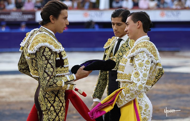 Los diestros por encima del ganado en la corrida del LI Aniversario de la Monumental de Aguascalientes