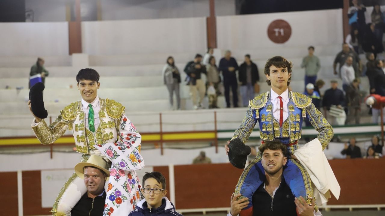 Puerta Grande para Dennis Martín y Armando Rojo, en el tercer festejo del XXVI Encuentro Andaluz