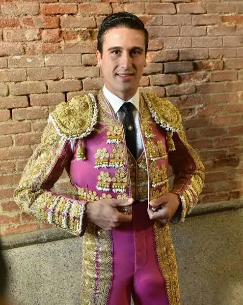 José Carlos Venegas sufre una grave cornada mientras realizaba labores de campo en su ganadería