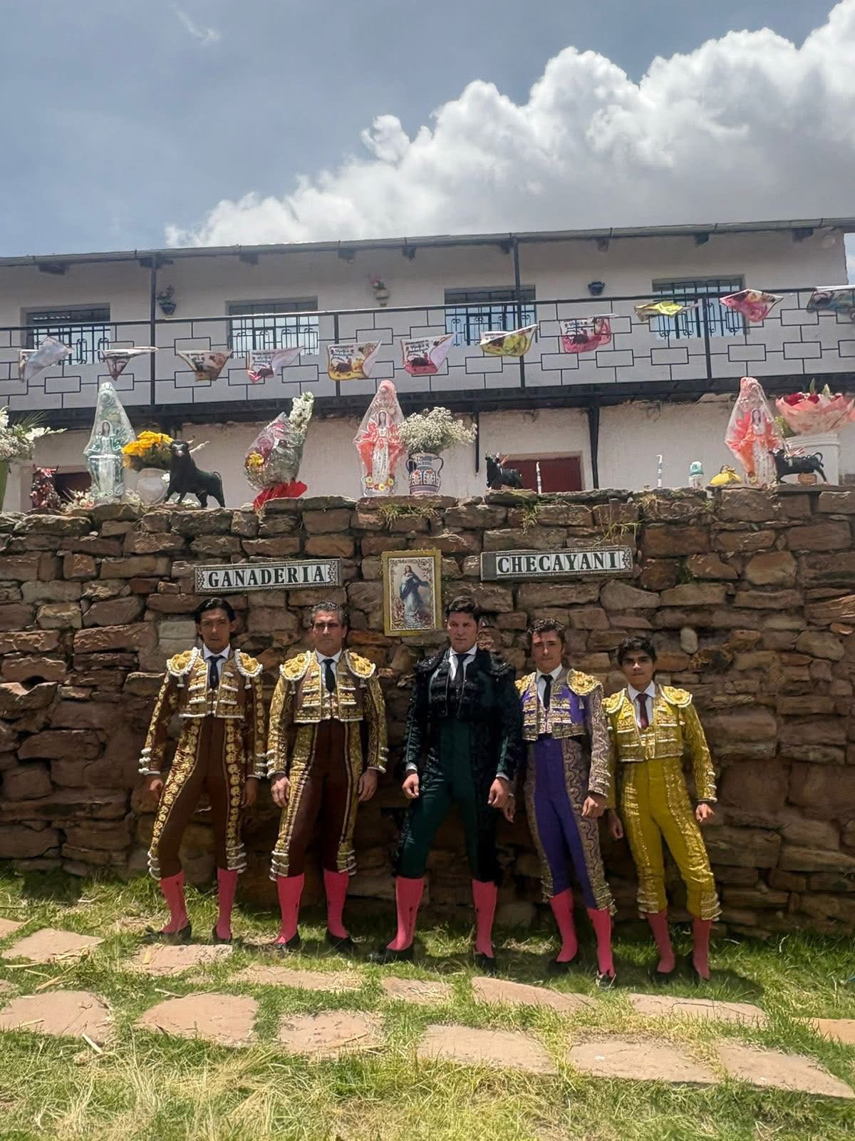 Triunfos y emociones en una intensa tarde taurina en Checayani (Perú)