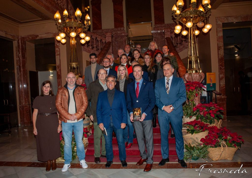 Presentación multitudinaria de La Grandeza y la Tauromaquia en Albacete, con lleno absoluto y ejemplares agotados
