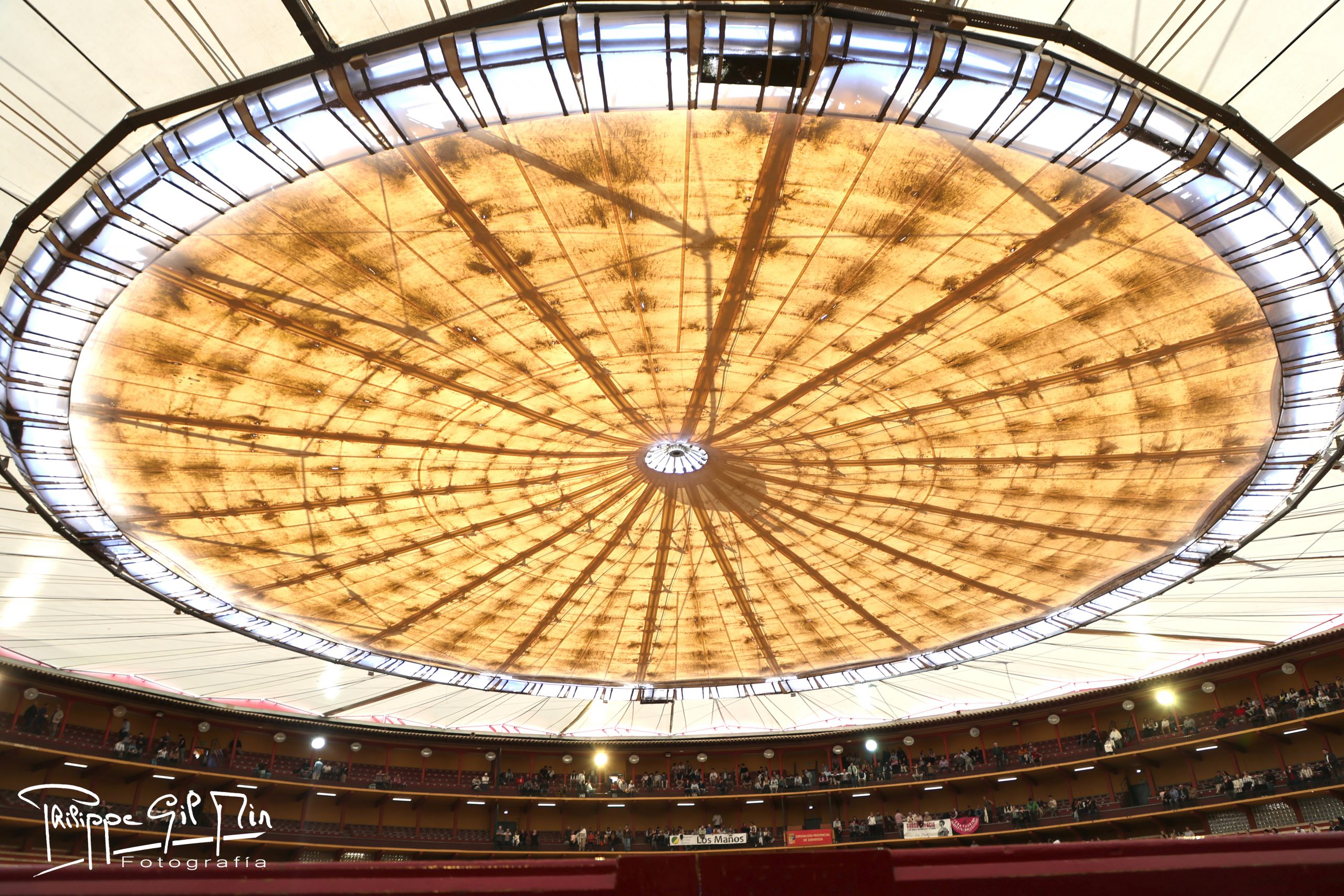 ANOET mueve ficha ante el pliego de Zaragoza y estudia medidas por su impacto en la Feria del Pilar