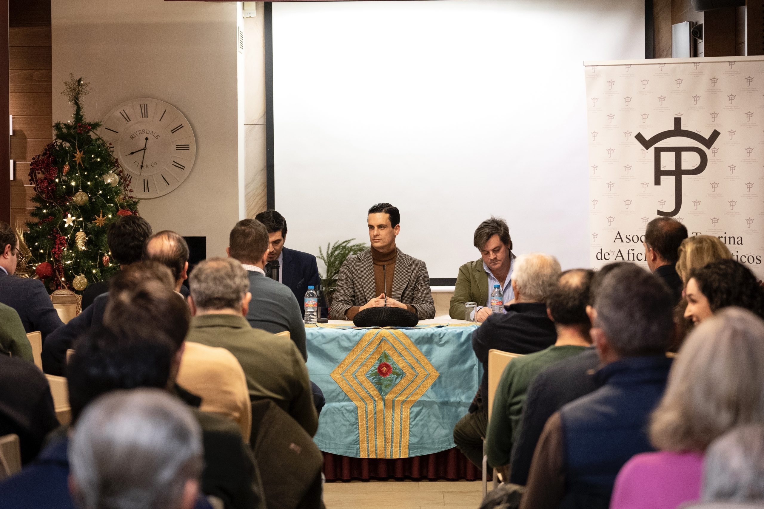 Jaén recupera sus tertulias taurinas con una noche de emoción y memoria en torno a David Galván