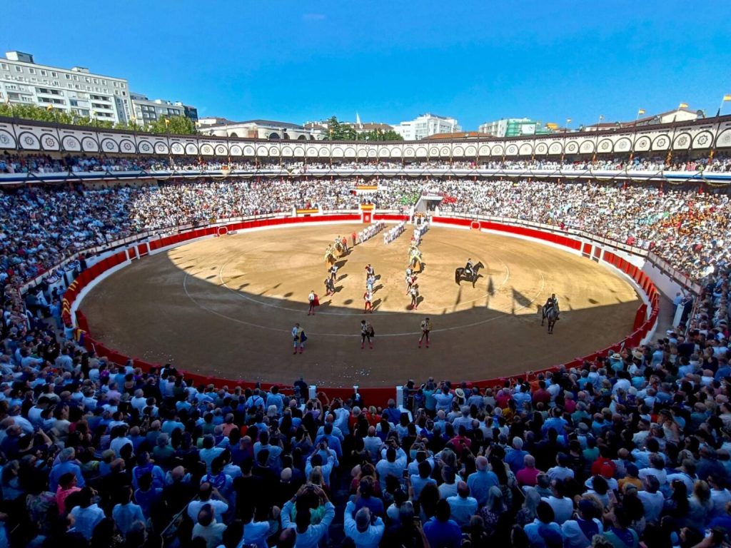 Santander renueva a Lances de Futuro para la Feria de Santiago 2026 y anuncia mejoras en la plaza